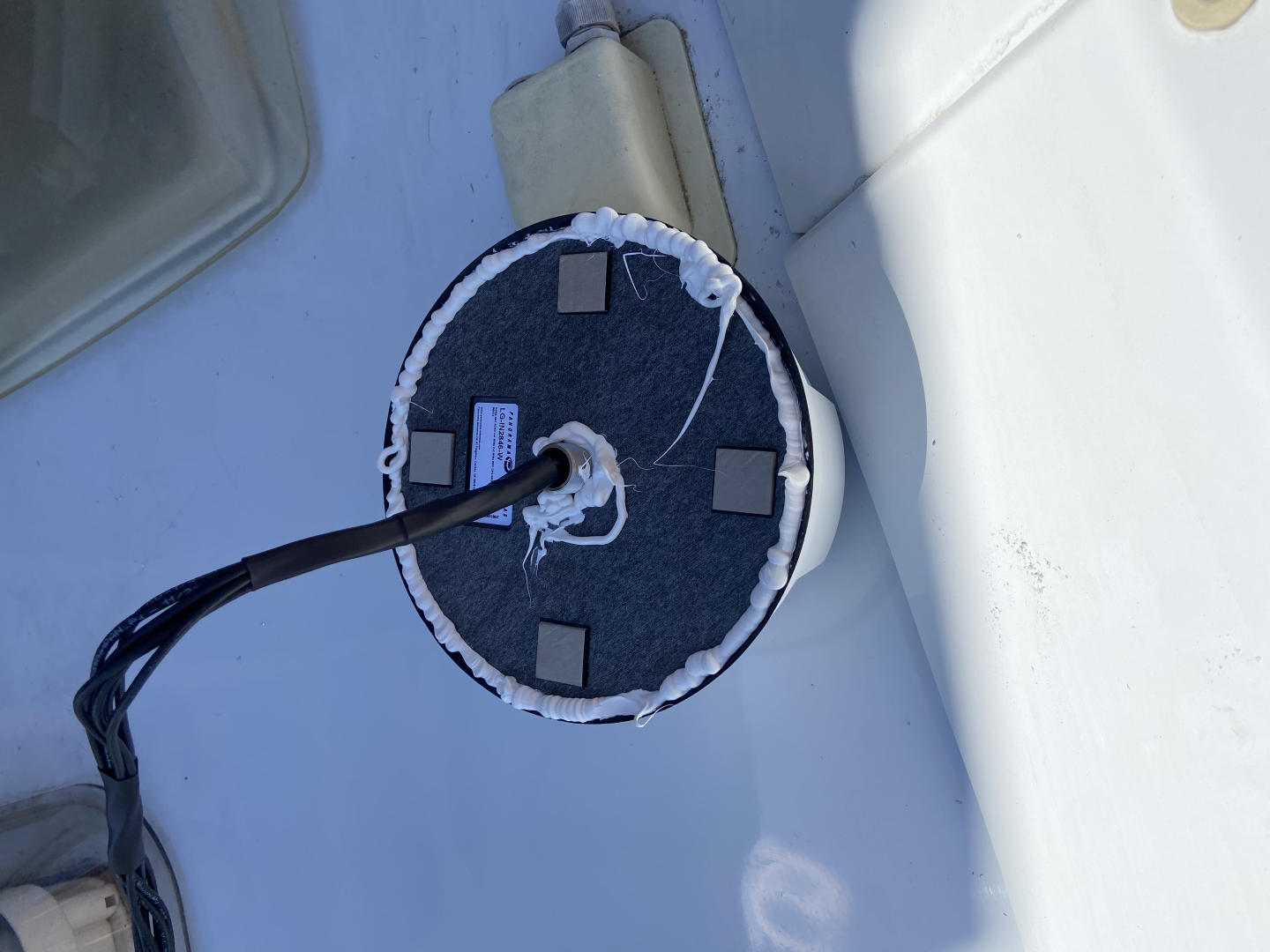 Antenna with Sikaflex 221